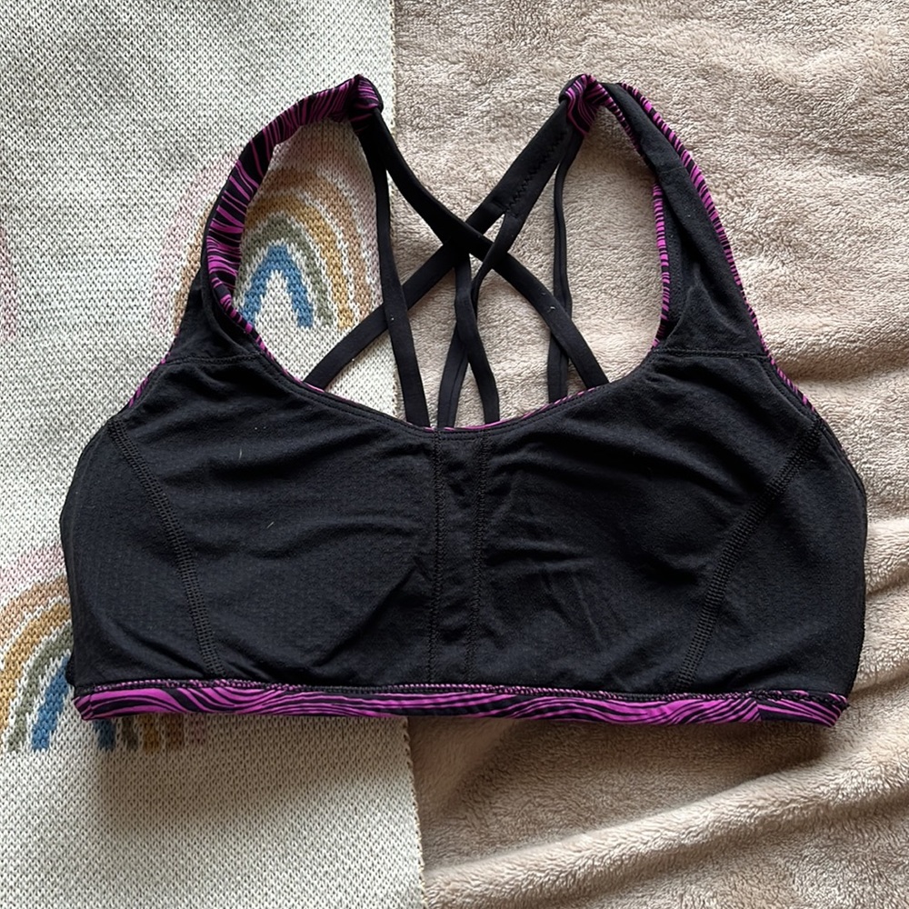 Free to be Lululemon sports bra size 4 - Picture 10 of 11
